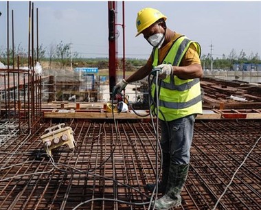 Wie testet man die Farbechtheit reflektierender Kleidung?