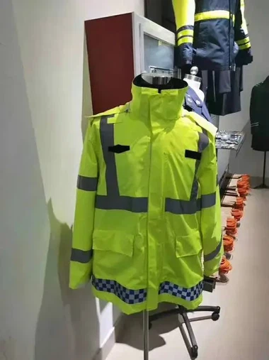 Was nützt reflektierende Sicherheitskleidung?